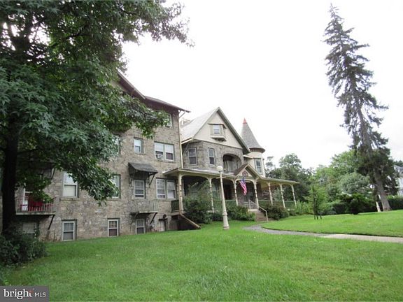2nd image of 192 N Lansdowne Ave APT C2