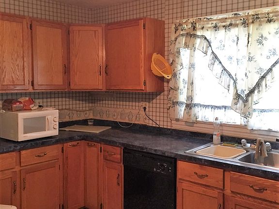 Plenty of cabinets