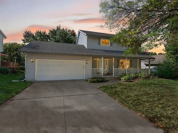 564 N Heatherstone Dr, Sun Prairie, WI 53590