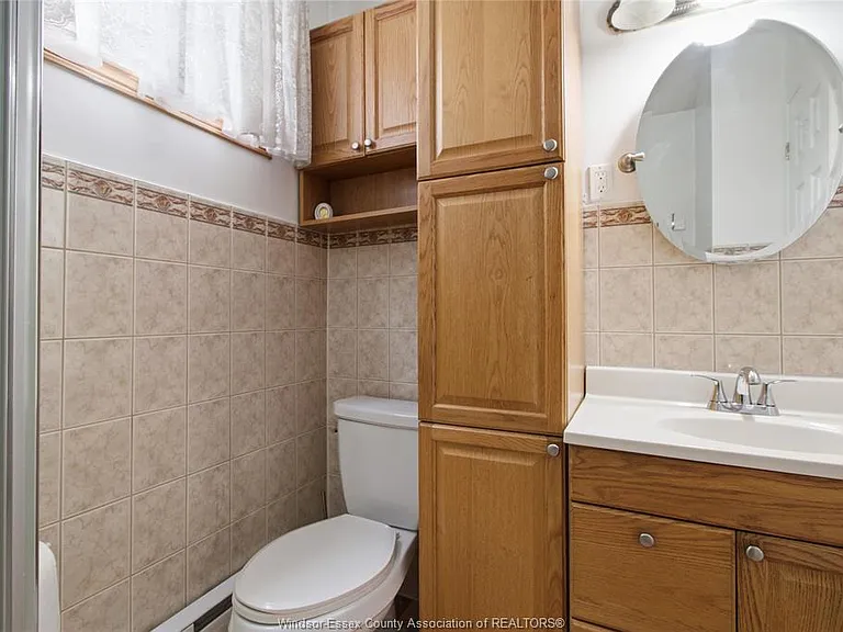 1229 Arncliffe Place — Photo 12
