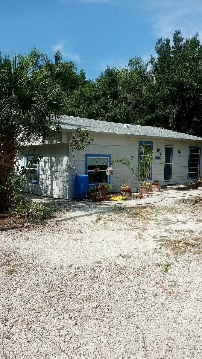 Building Photo - 237 Avenida De La Isla #A