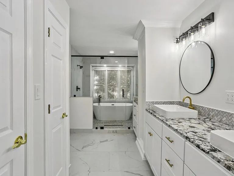 1536 Oak Grove Rd — Photo 6