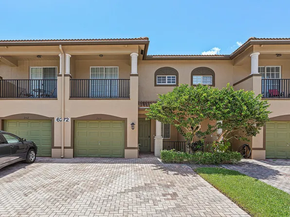 6272 S MILITARY Trail #203, Lake Worth, FL 33463