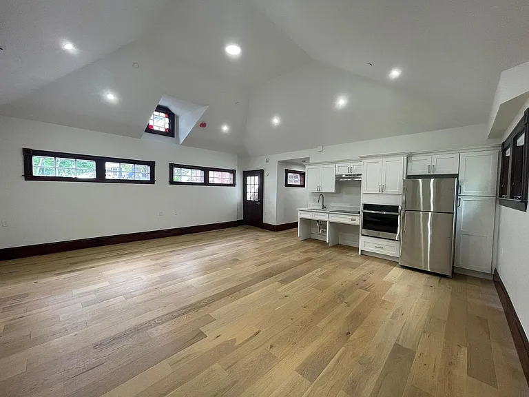 41 Summer St — Photo 11