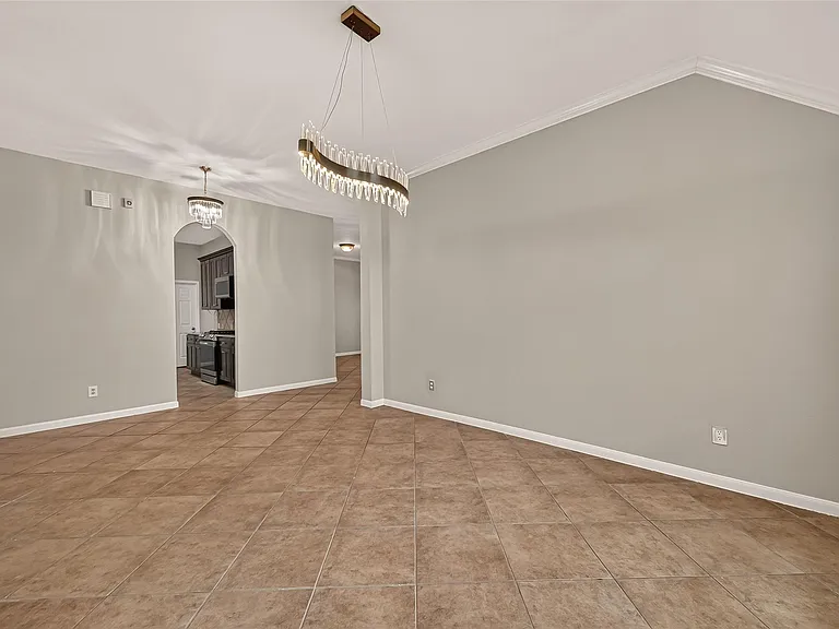 706 Silver Creek Cir — Photo 13