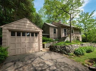 16 Stanwood Rd, Mount Kisco, NY 10549