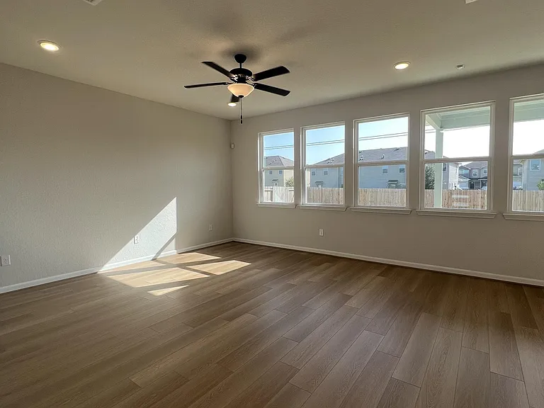 16630 Daylight Ln — Photo 9
