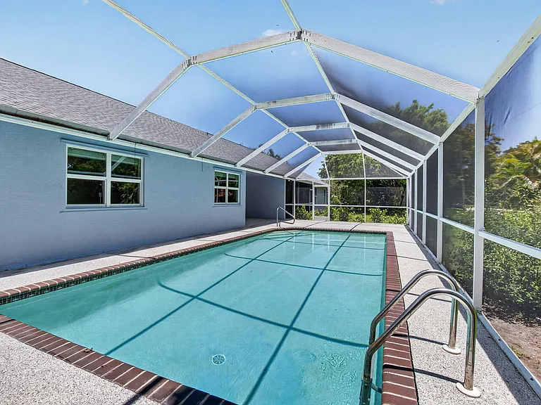 1378 NW 13th Ct — Photo 45