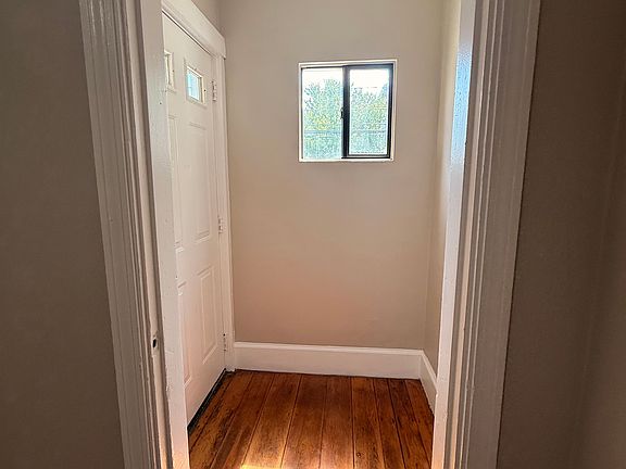 4th image of 110 Taylor St #A