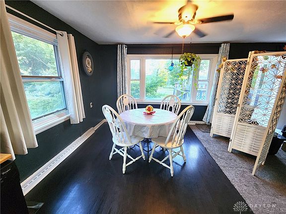 5th image of 126 Emerson Dr