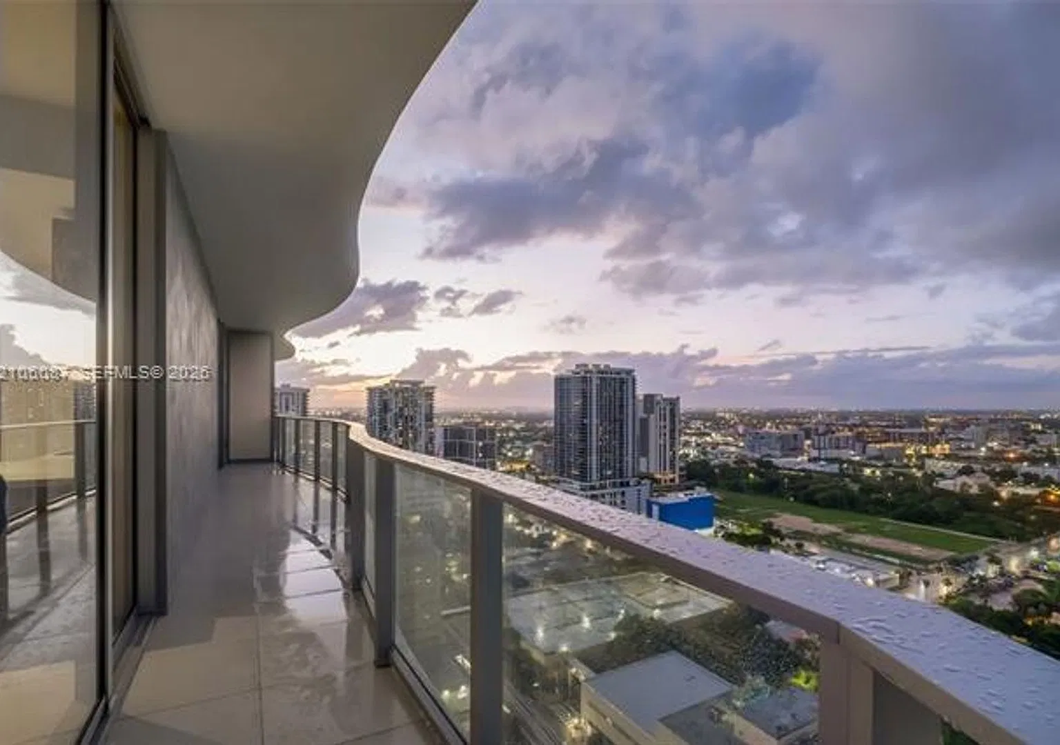 1400 Biscayne Boulevard Mall — Photo 2