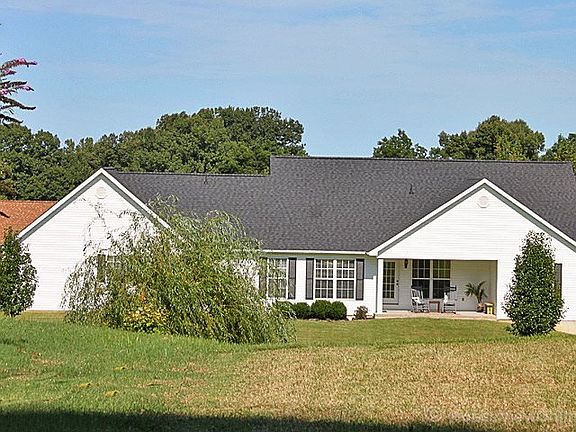 2nd image of 109 Alexis Ln
