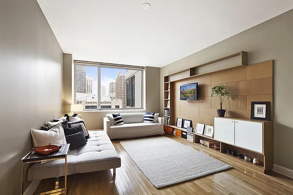 Sold by Nest Seekers International | media 17