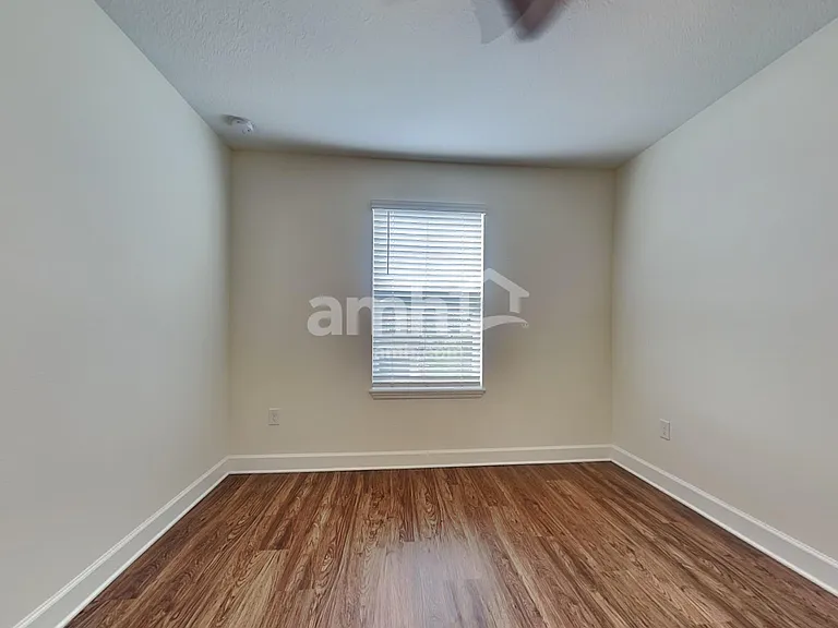 1017 Walden Pond Dr — Photo 17
