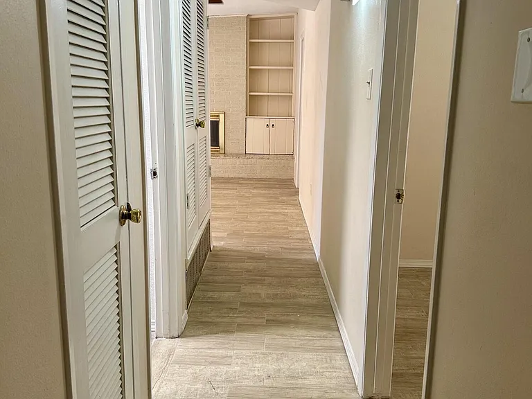 10101 Renfrew Dr — Photo 32