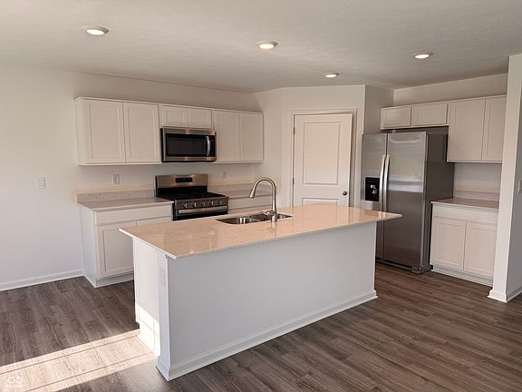 3rd image of 1429 Bluebonnet Pl