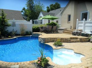 202 Harrison Ave, Franklin Square, NY 11010