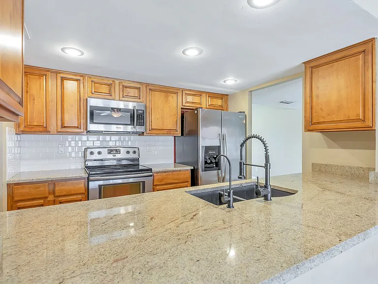 505 E Carson Dr — Photo 6