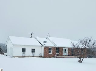 656 Jackson Rd, Blanchard, MI 49310