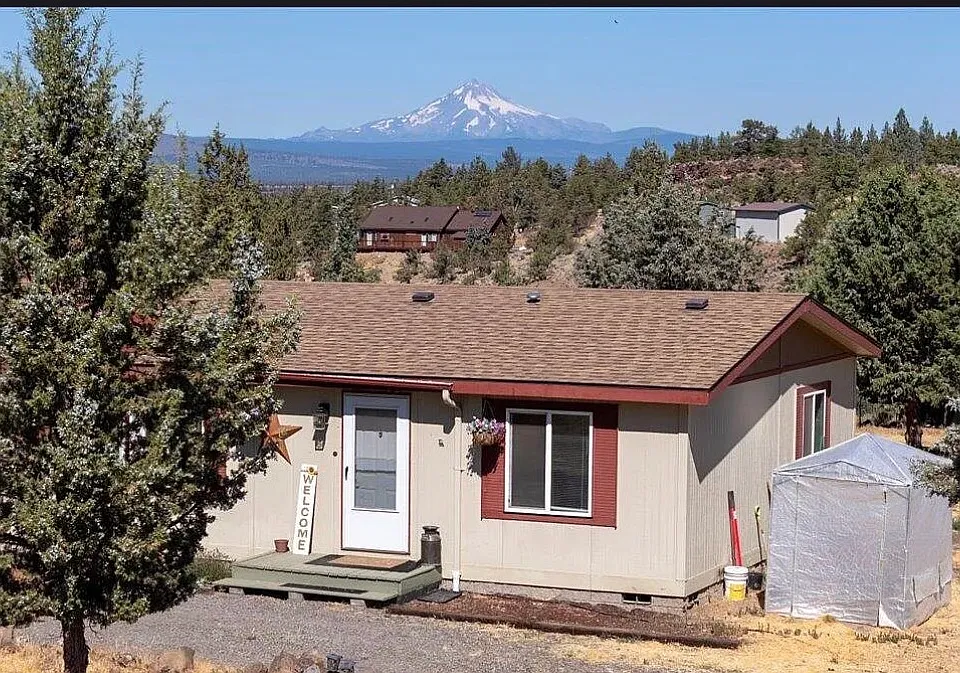 13770 SW Cinder Cone Loop