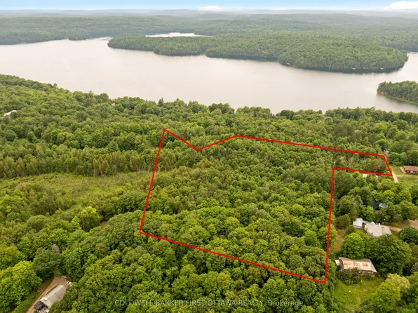 1039 Sunset Strip Ln, North Frontenac, ON K0H 2J0
