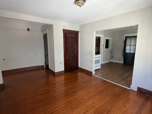 24 Hallock Ave, New Haven, CT