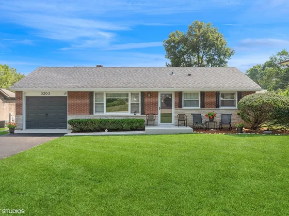 3203 Terrace Dr, McHenry, IL 60050