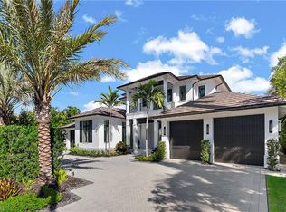 2231 Forrest Ln, Naples, FL 34102