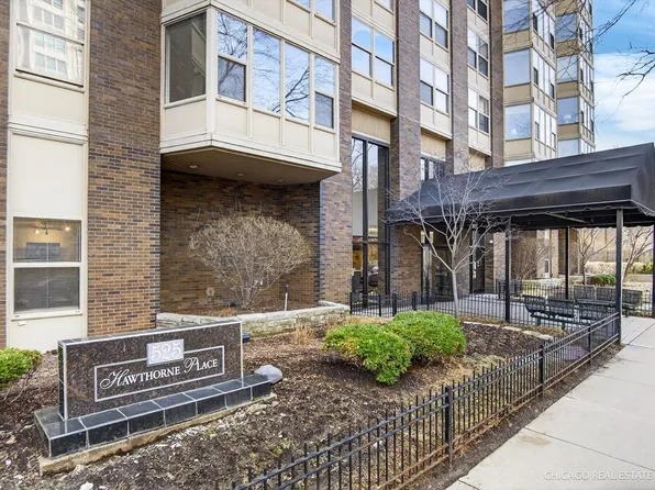 525 W Hawthorne Pl APT 1001, Chicago, IL 60657