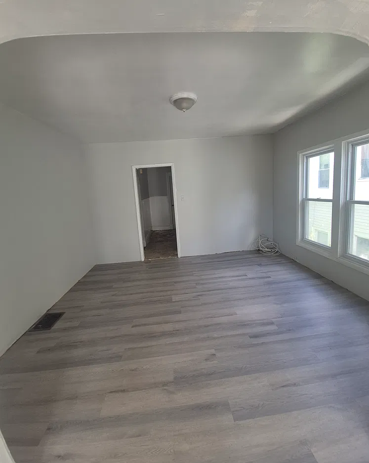 2 bed, 1100 sqft, $1,300 — Photo 2