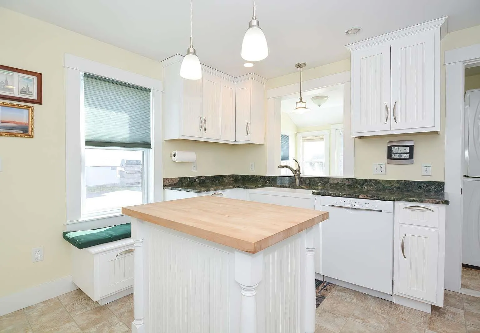 3 bed, 2.5 bath, 1490 sqft, $3,200 — Photo 3