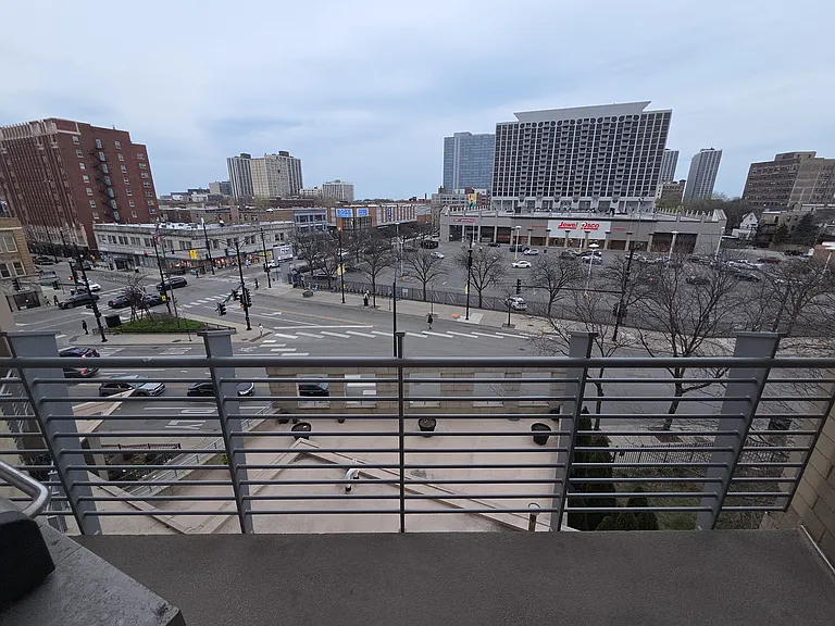 4350 N Broadway St — Photo 14