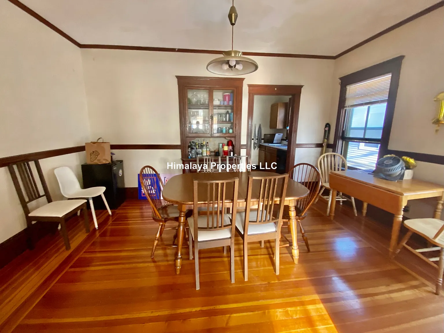 5 bed, 1.5 bath, 9999 sqft, $7,125 — Photo 4