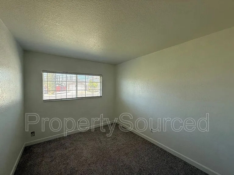 1462 Snyder St — Photo 26