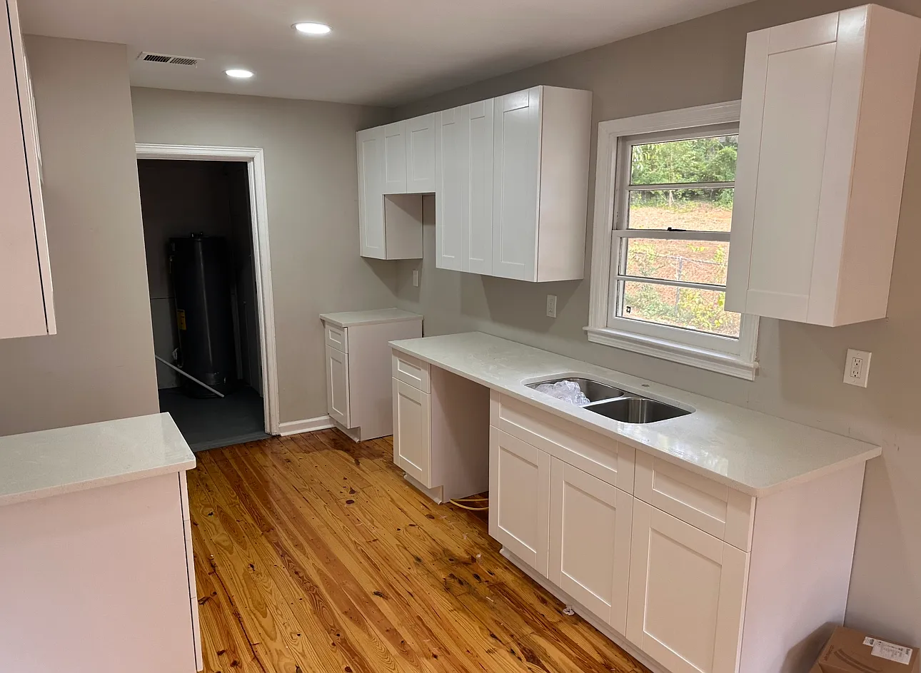 406 Carey Dr SE — Photo 3