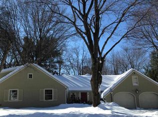 11 W Bayberry Rd, Glenmont, NY 12077