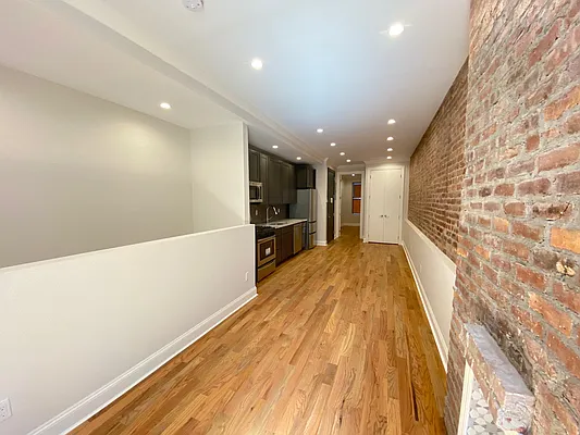 Rented by Lang Realty LLC | media 5