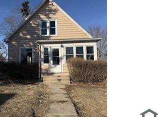 514 E Garden St #1, Freeport, IL 61032