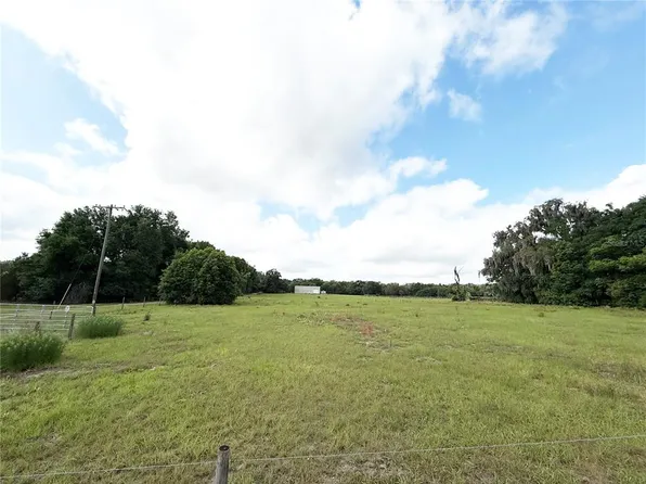 SE Sunset Harbor Rd, Weirsdale, FL 32195