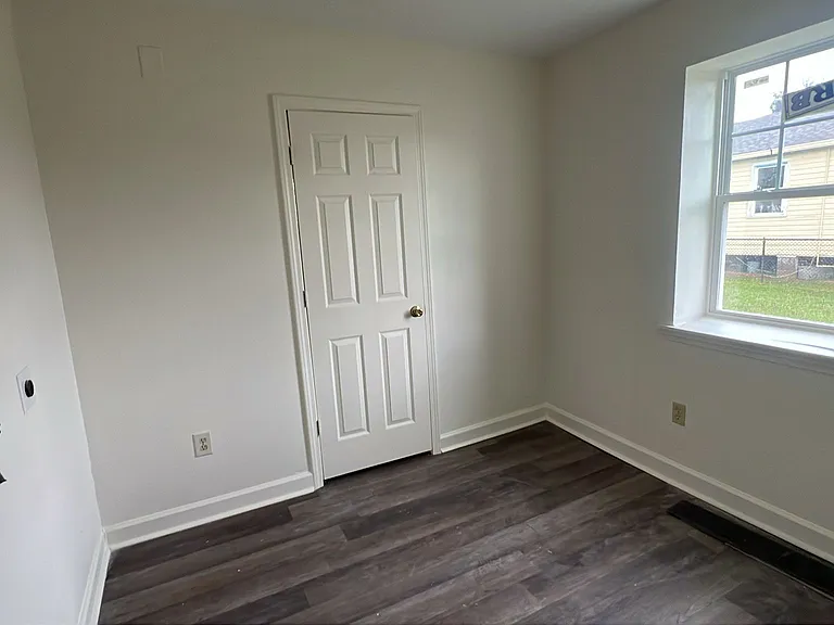 2633 New Orleans St — Photo 5
