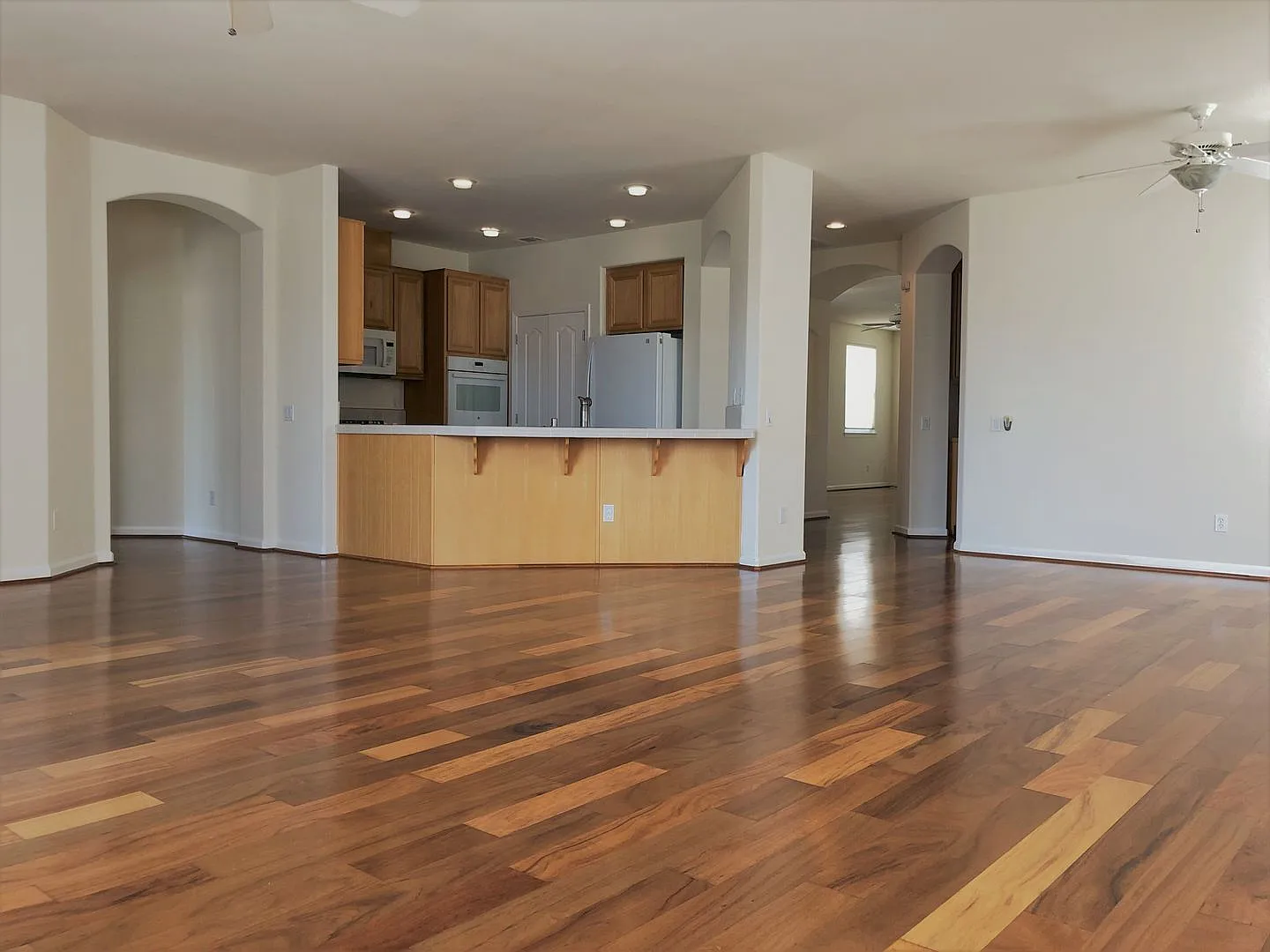 Available Nov. 1st! 3 Bedroom 2 Bath Spacious Home Located In Los Alamos — Photo 4