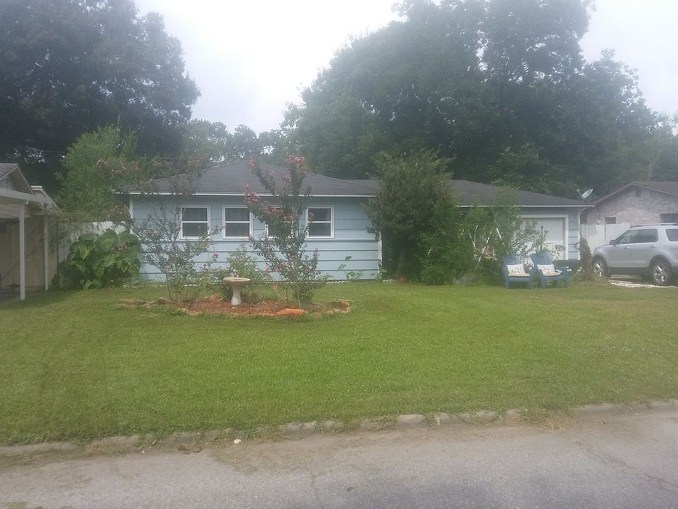 1st image of 272 Berkshire Ln