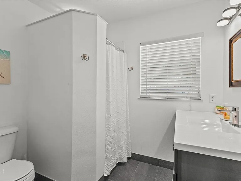 2082 Orchid St — Photo 19