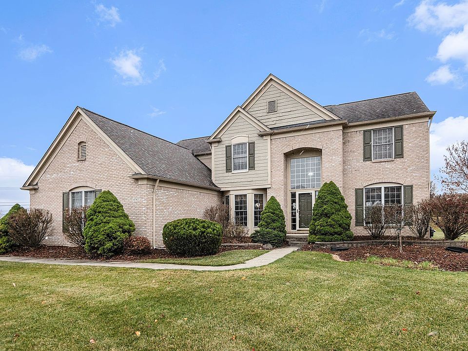 1st image of 47437 W Putney Ct S