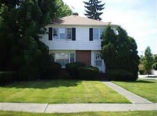 2340 Fenwood Rd, University Heights, OH 44118