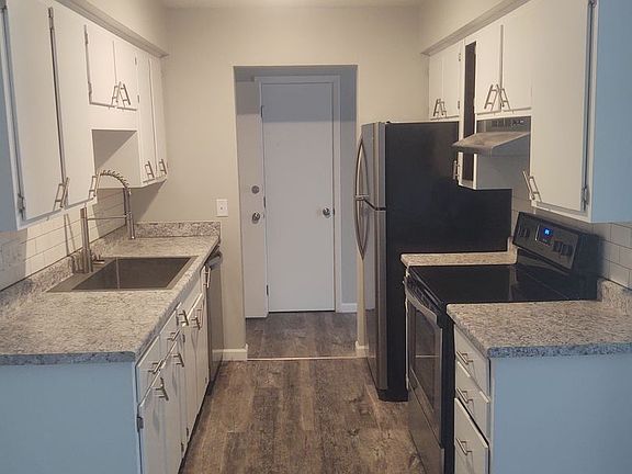 3rd image of 133 W 35th St #205