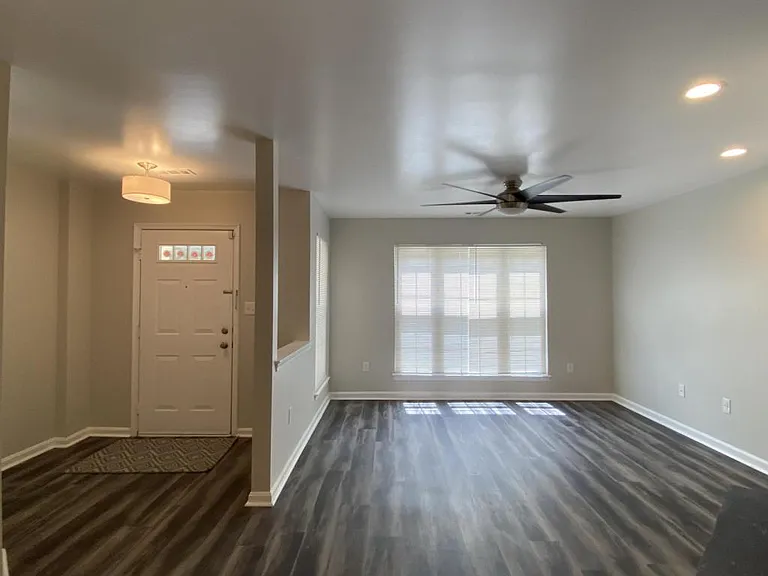 8802 Gilly Way — Photo 2