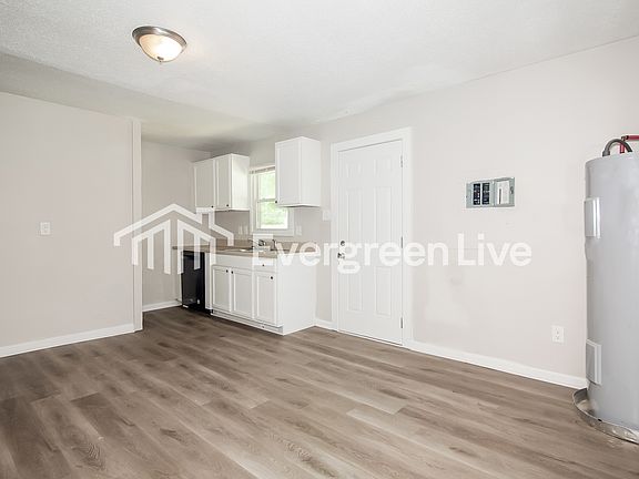 5th image of 2031 Pine Dr
