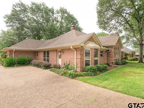 3rd image of 5808 Plantation Dr