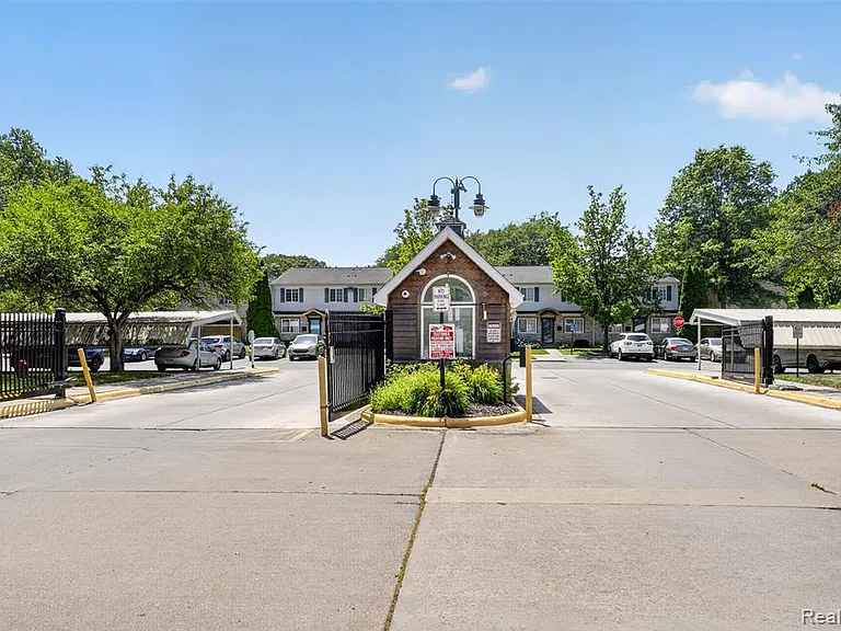 16515 Terrace Village Dr — Photo 1